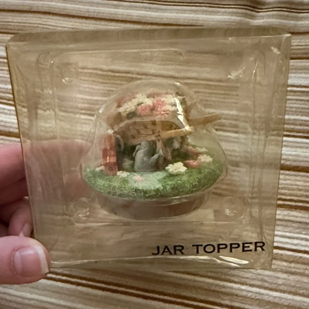 Sonoma Floral Jar Topper with Cream and Green Accents